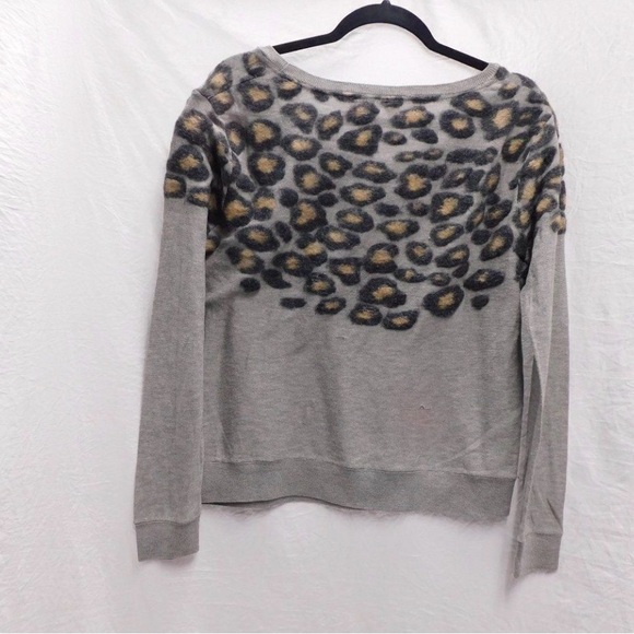 🦋 Moth Gray Leopard Print Sweater - Picture 7 of 11
